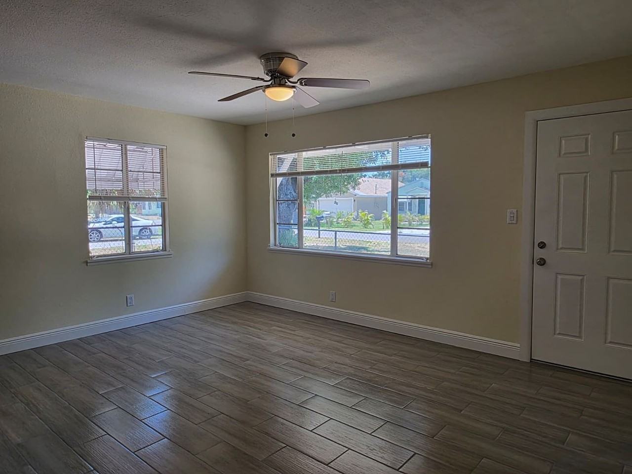 5709 18th Ave S - Photo 3 of 27