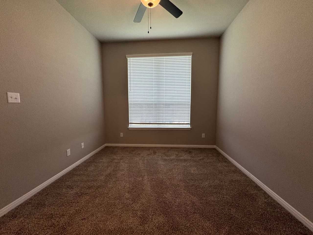 1312 Dowdy Dr - Photo 2 of 28