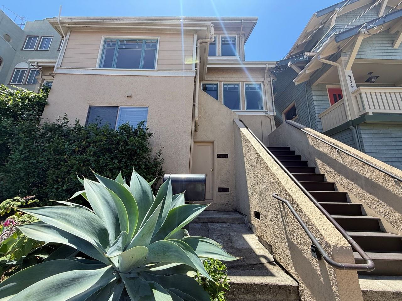 460 Stow Ave - Photo 2 of 50