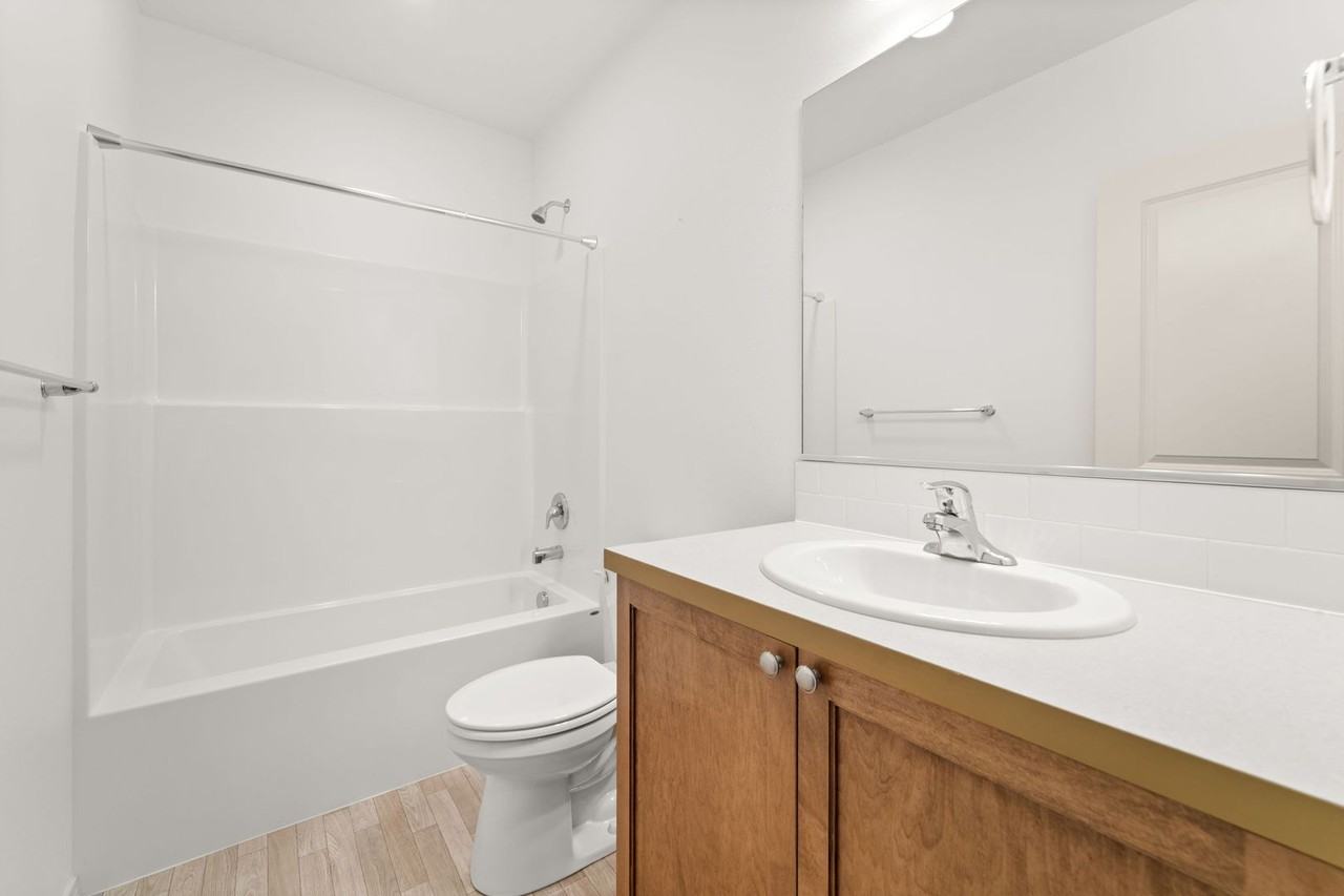 8581 N Orchard Ct - Photo 7 of 35
