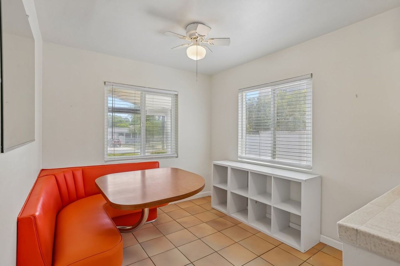 2214 Euclid St - Photo 6 of 36
