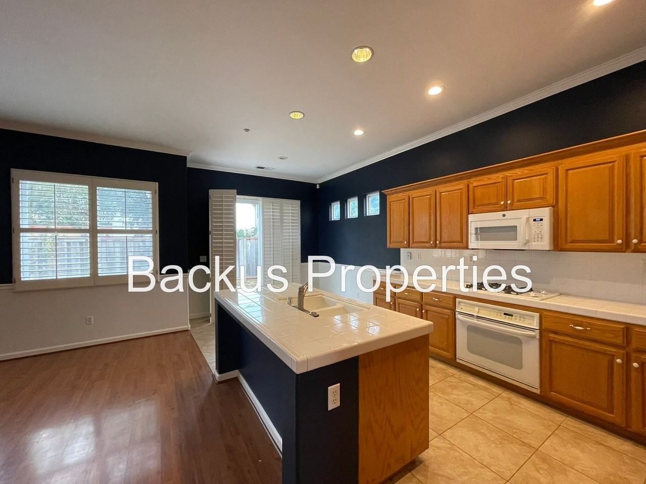 10 Elizabeth Cir - Photo 5 of 24
