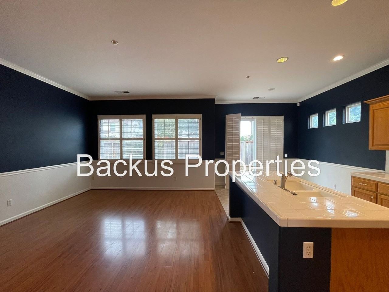 10 Elizabeth Cir - Photo 6 of 24