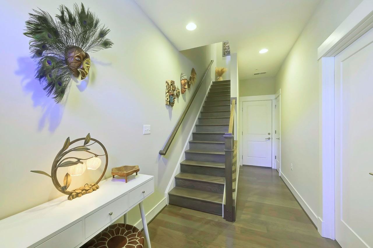 719 Parkside Pl Ne - Photo 3 of 34
