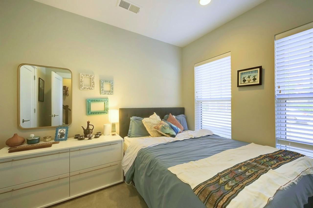 719 Parkside Pl Ne - Photo 4 of 34