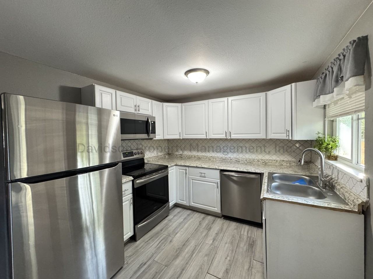 4470 Monica Dr - Photo 2 of 11