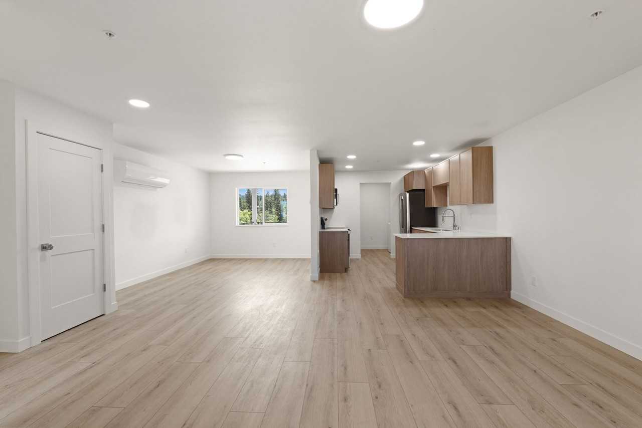 McKinnon Flats Complex Apartments offering 2 - Photo 4 of 44