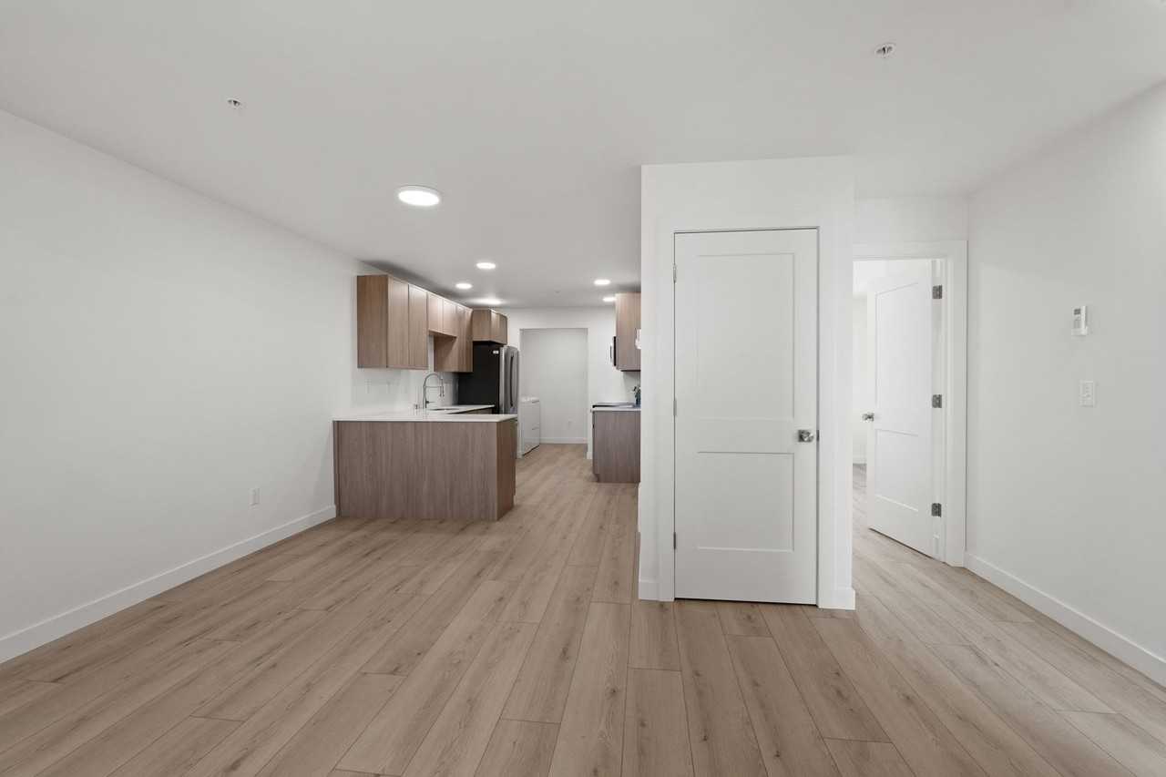 McKinnon Flats Complex Apartments offering 2 - Photo 6 of 44