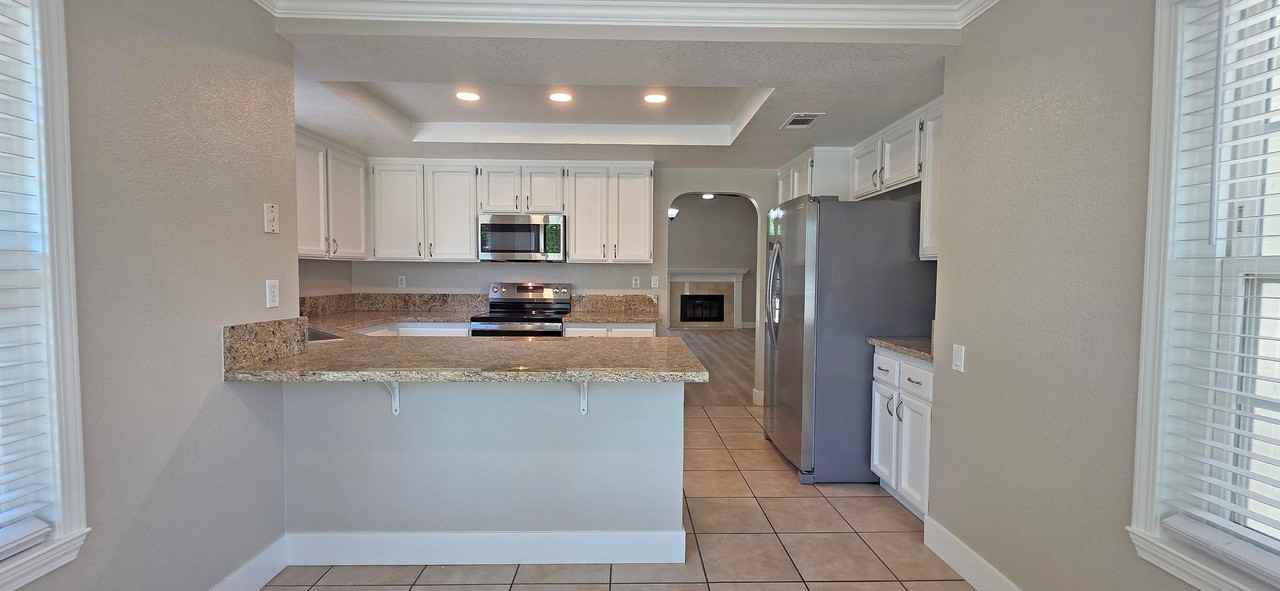 1715 Rockybend Dr - Photo 2 of 36