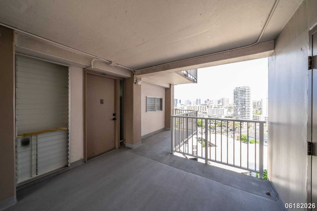 1617 Keeaumoku St #1005 - Photo 5 of 31
