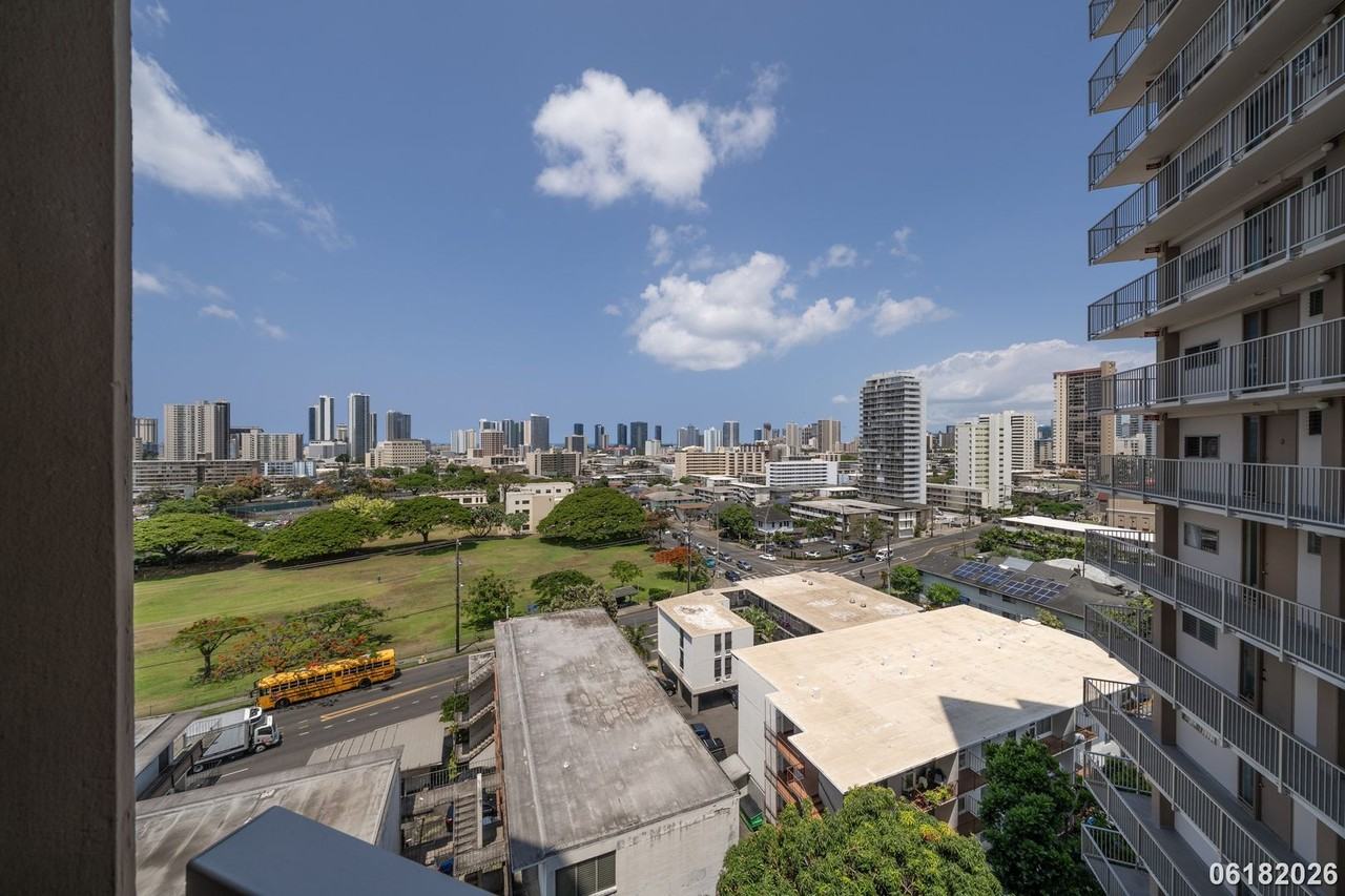 1617 Keeaumoku St #1005 - Photo 6 of 31