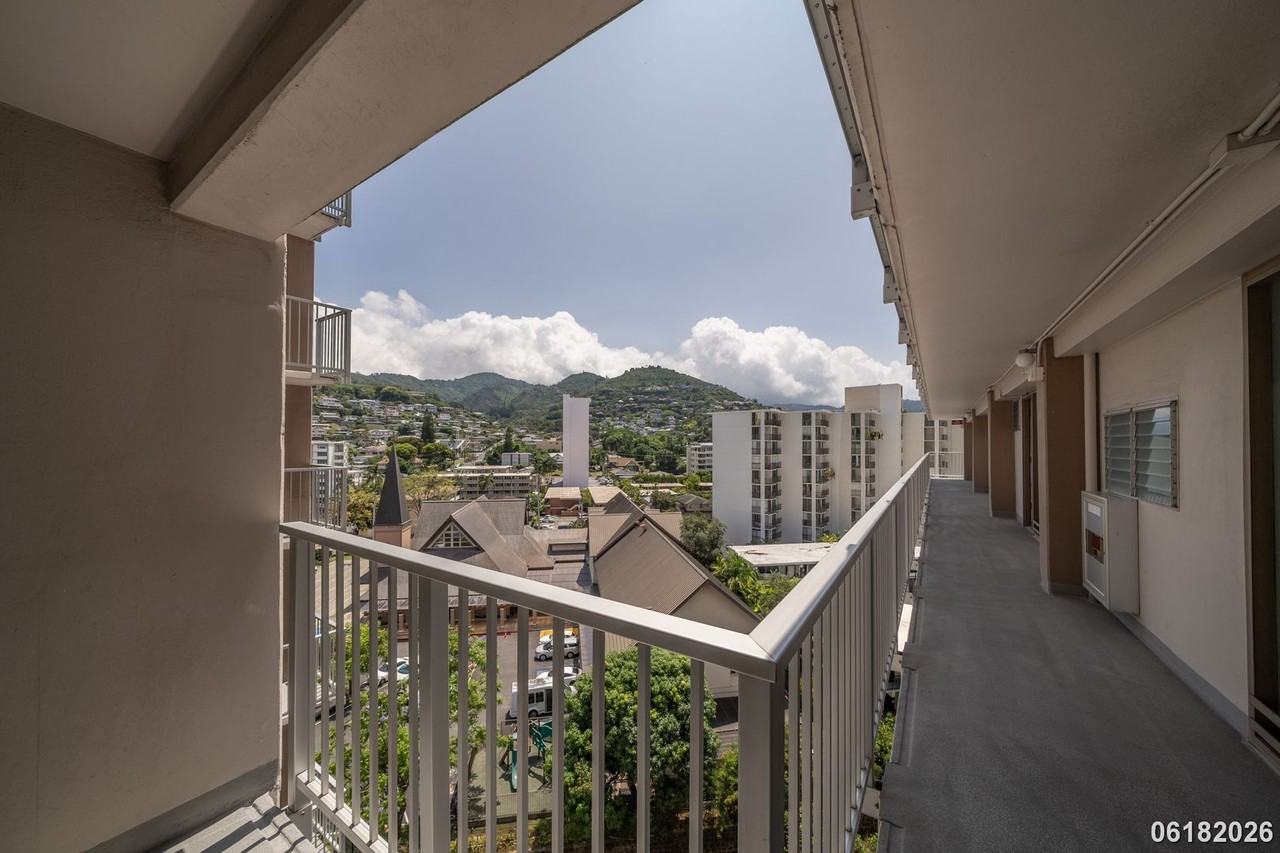 1617 Keeaumoku St #1005 - Photo 7 of 31