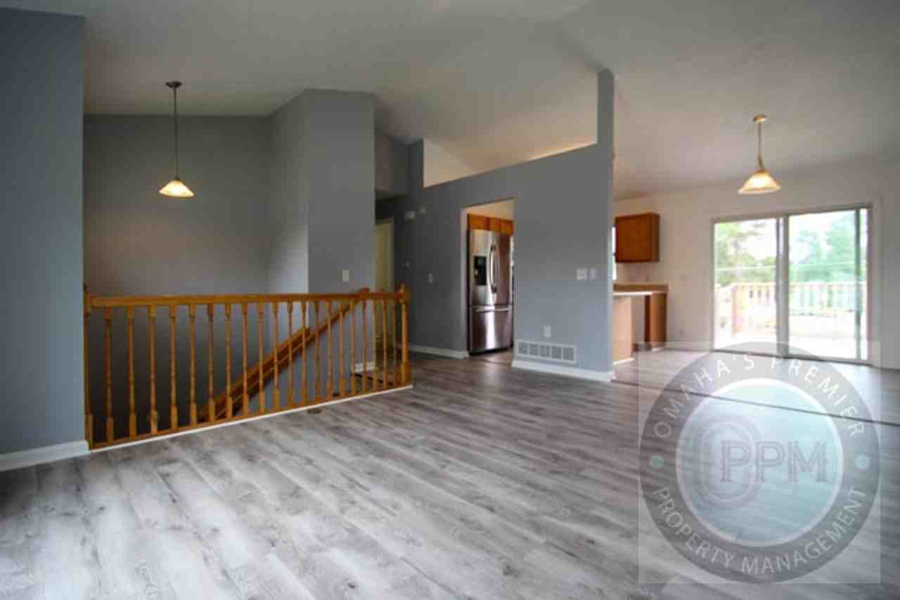 4935 N 17th St - Photo 4 of 28
