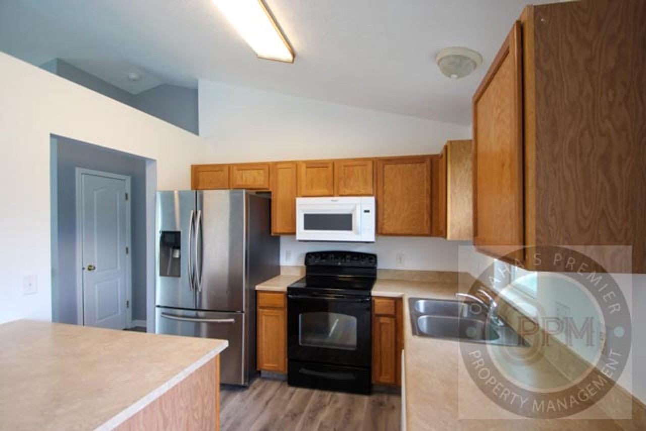 4935 N 17th St - Photo 7 of 28