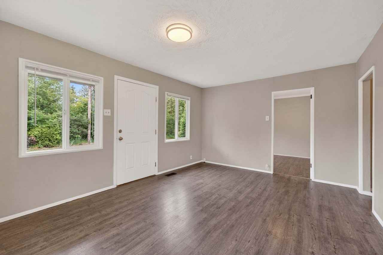 2401 Ne Everett St - Photo 7 of 28