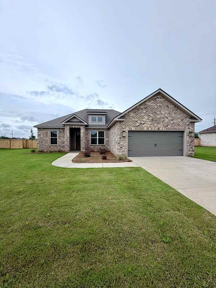 204 Farmland Cir - Photo 2 of 26