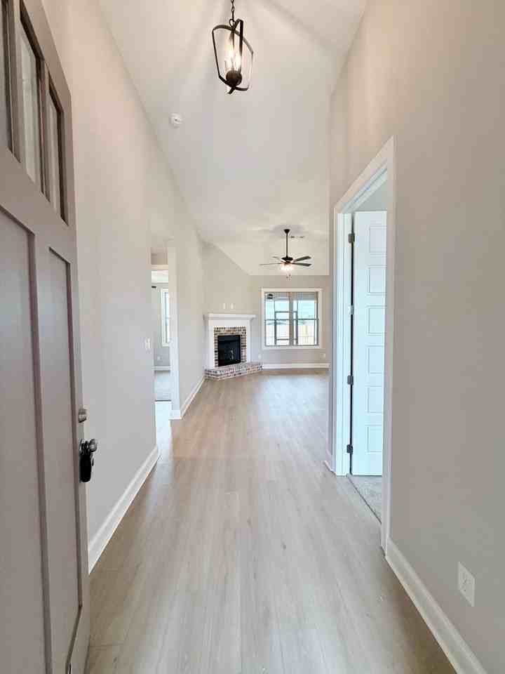 204 Farmland Cir - Photo 3 of 26