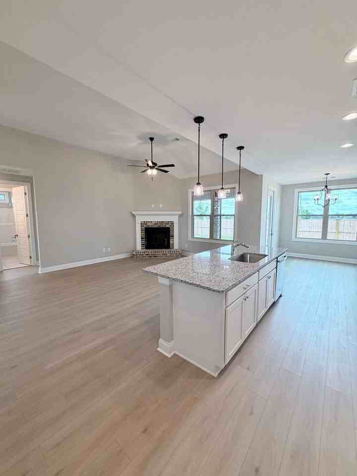 204 Farmland Cir - Photo 7 of 26