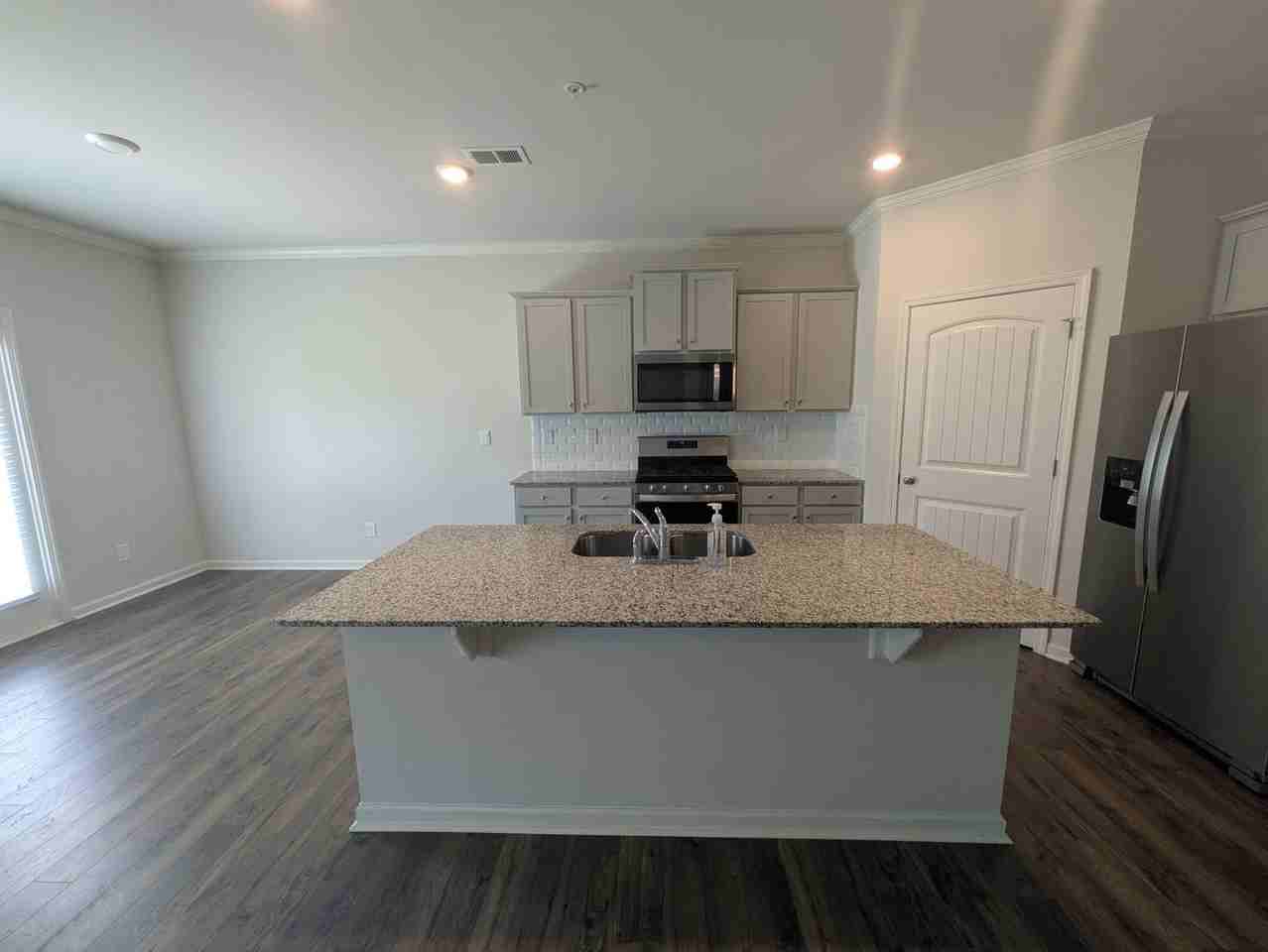 2715 Piper Dr - Photo 2 of 16