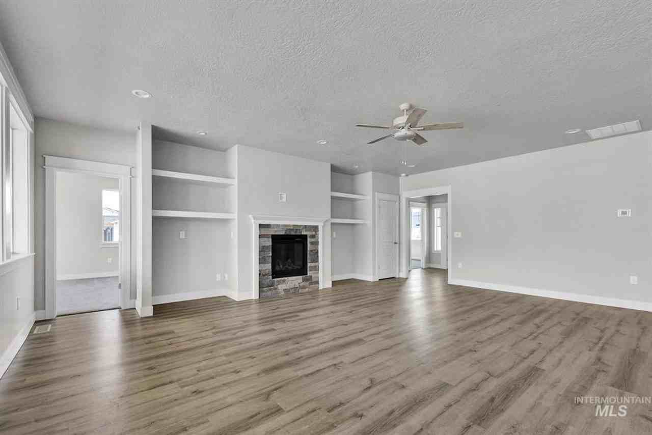 4444 E Wedge St - Photo 5 of 40