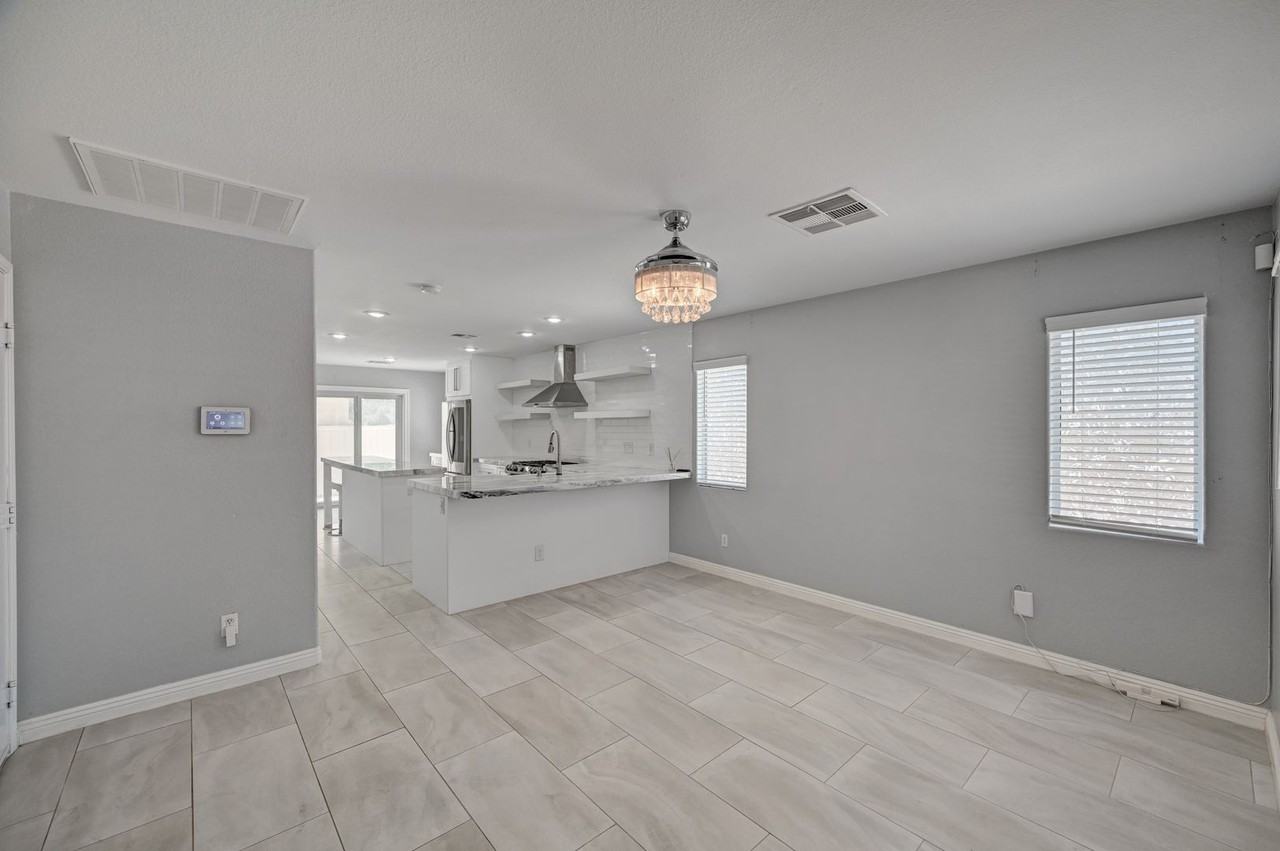 6457 Abbey Door Ct - Photo 2 of 23