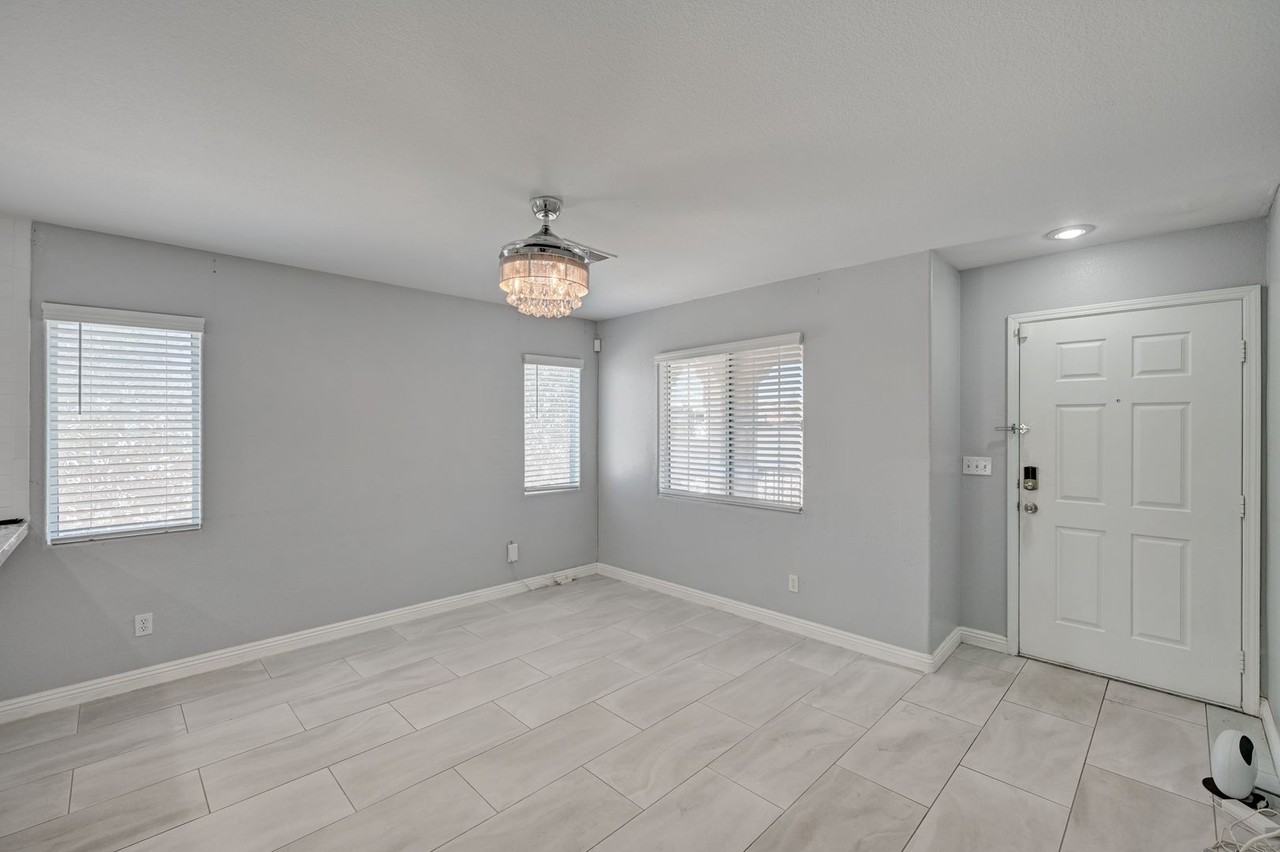6457 Abbey Door Ct - Photo 3 of 23