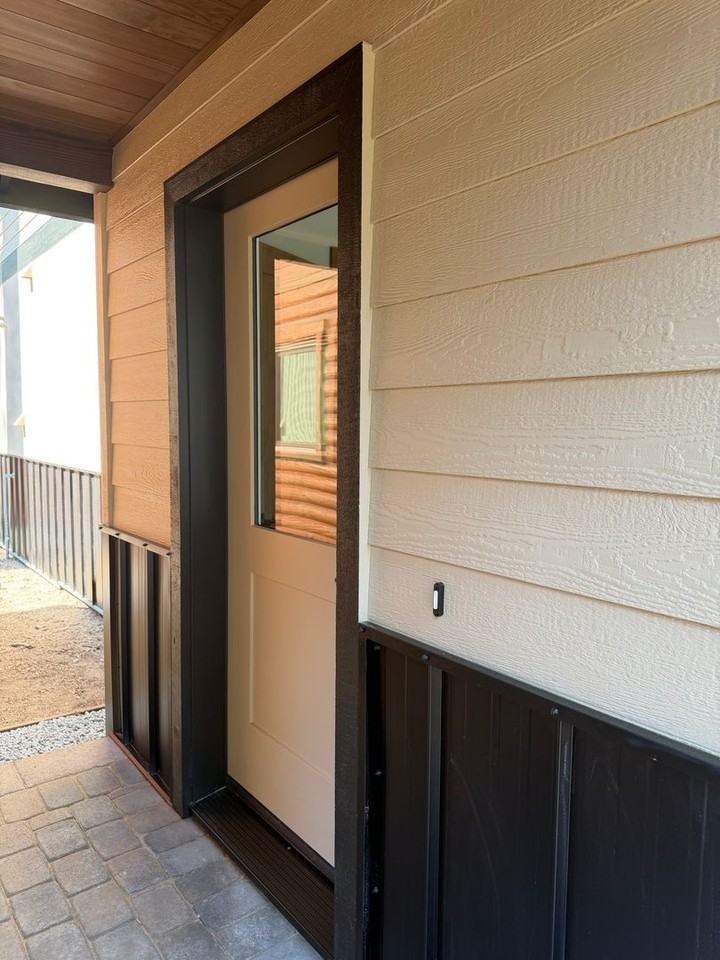 1486 Plumas Ct - Photo 2 of 14