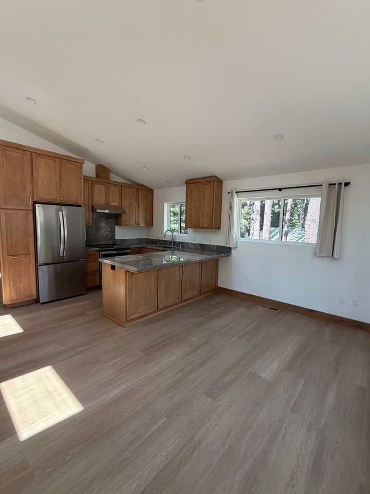 1486 Plumas Ct - Photo 5 of 14