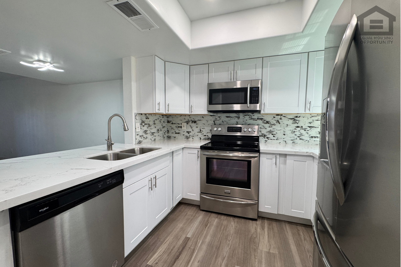 1601 W Sunnyside Dr #153 - Photo 6 of 38