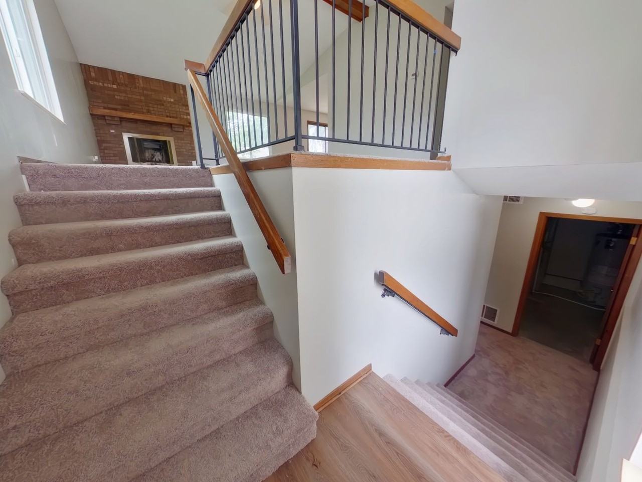 1730 S Beech Ct - Photo 2 of 14