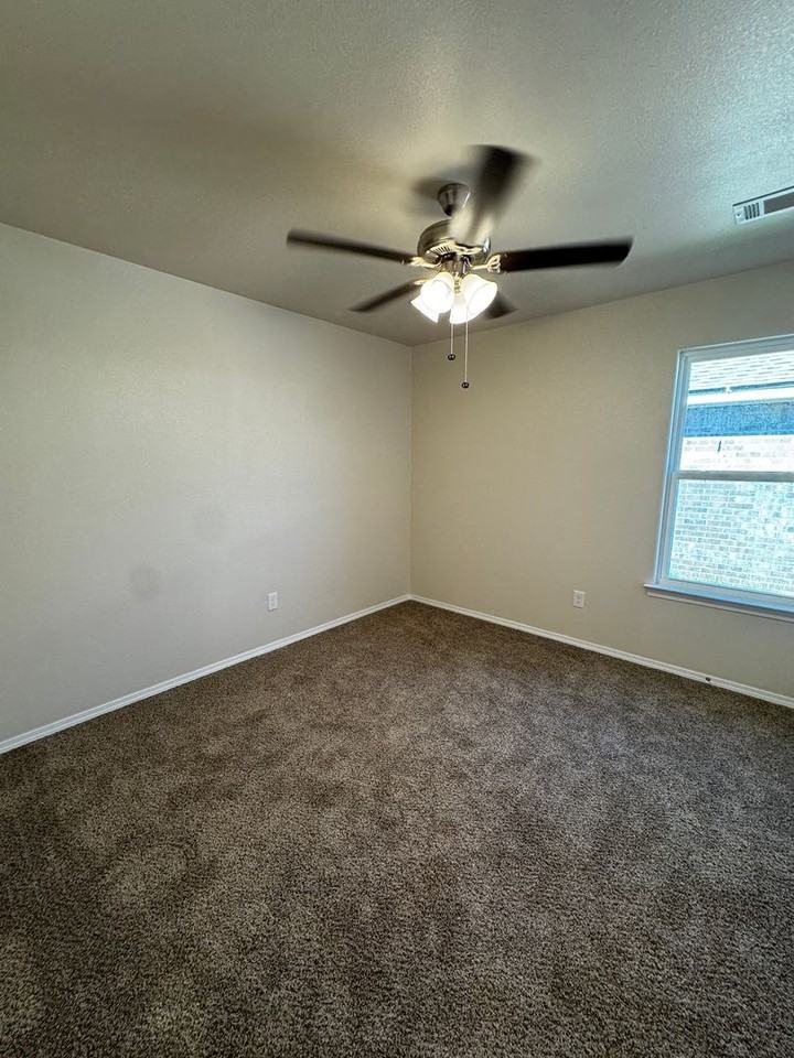 4205 Sunset St - Photo 7 of 15