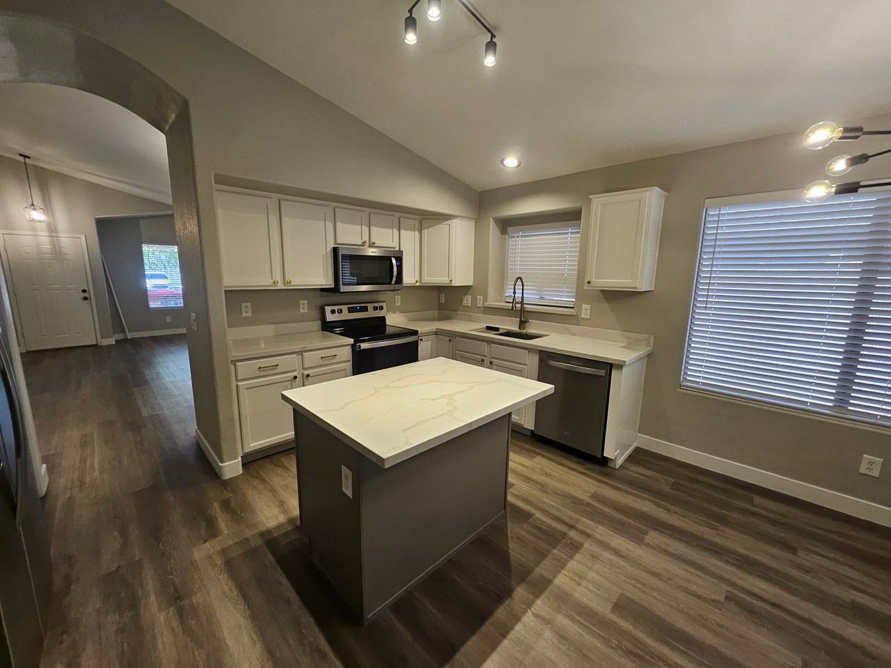 66 W Dexter Way - Photo 3 of 18