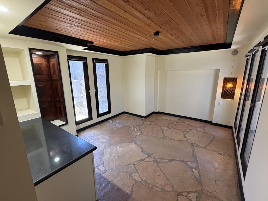 448 E Cottonwood Rd - Photo 3 of 12
