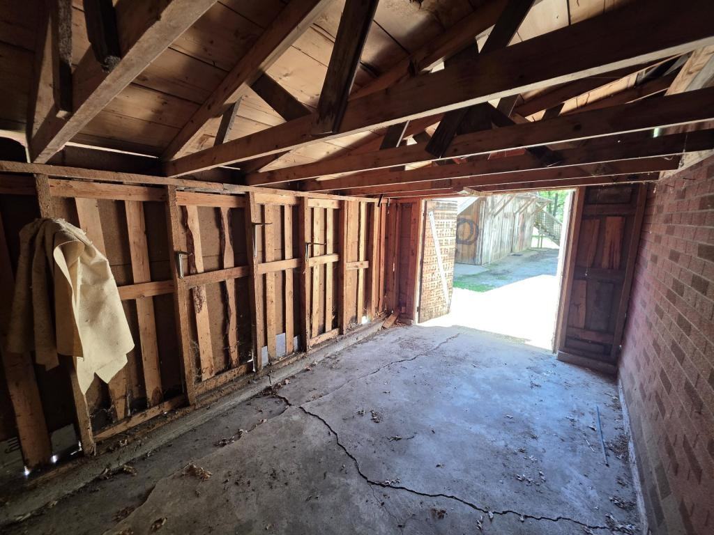 11934 Goodview Ave - Photo 6 of 48