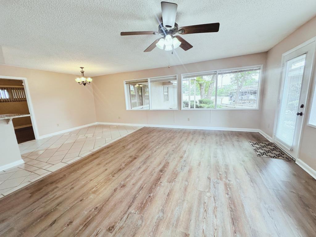 100 Bayou Pt - Photo 2 of 17
