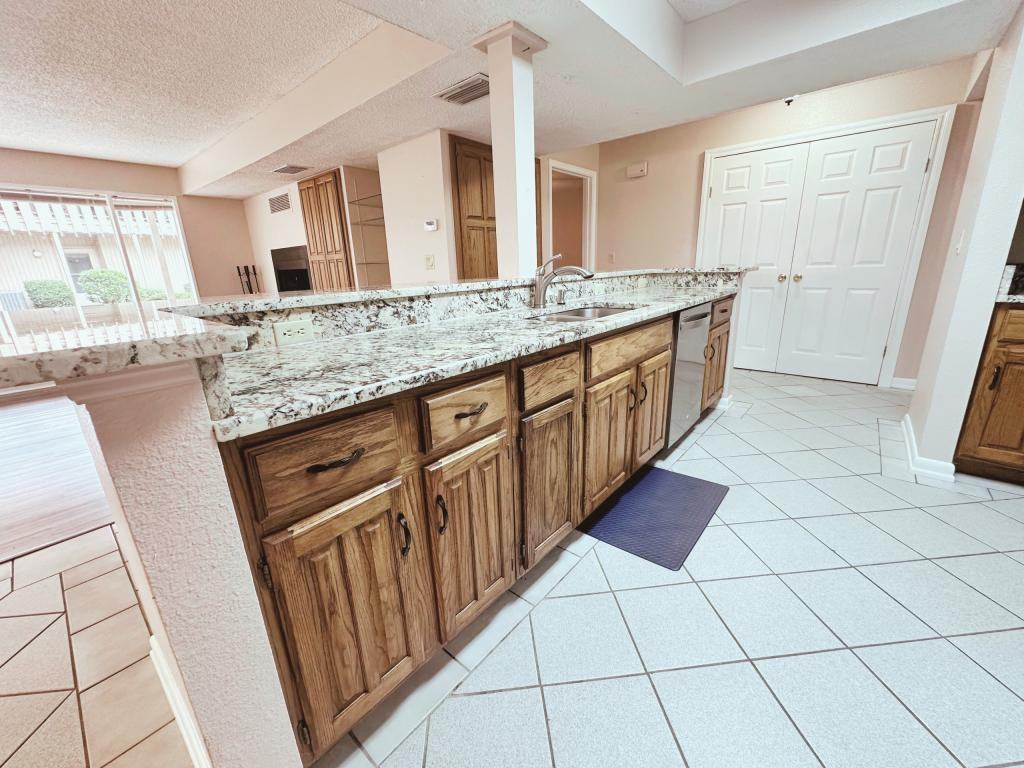 100 Bayou Pt - Photo 6 of 17