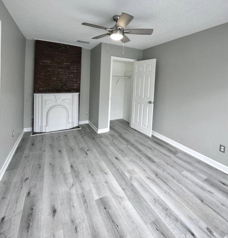 921 S Jackson St - Photo 6 of 13