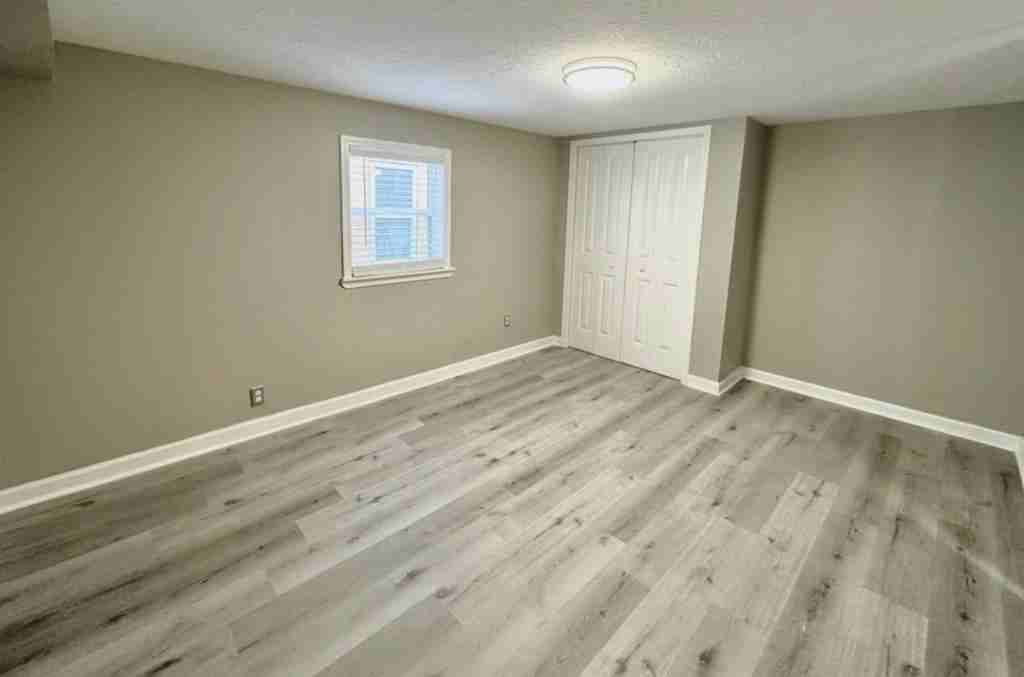 921 S Jackson St - Photo 7 of 13