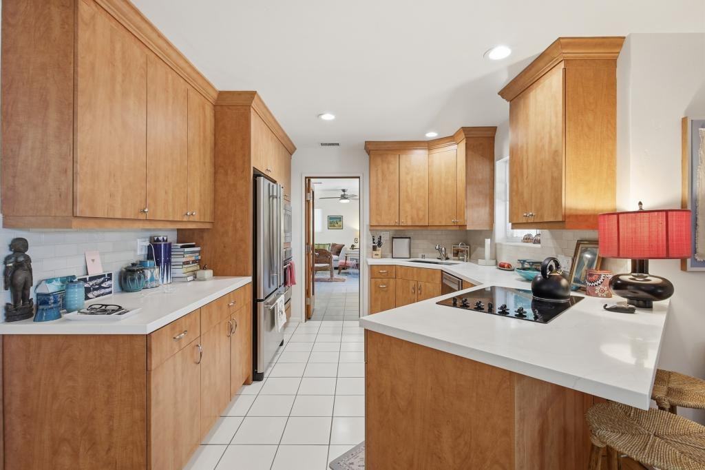 979 Shippee Ln - Photo 4 of 28
