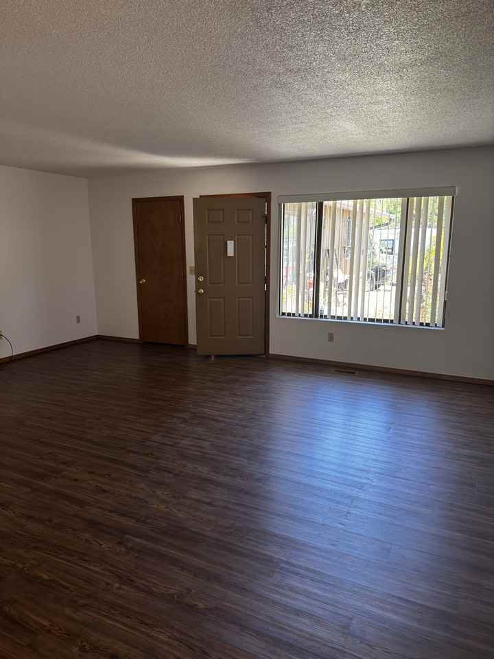 1221 Lewis St #2 - Photo 4 of 8