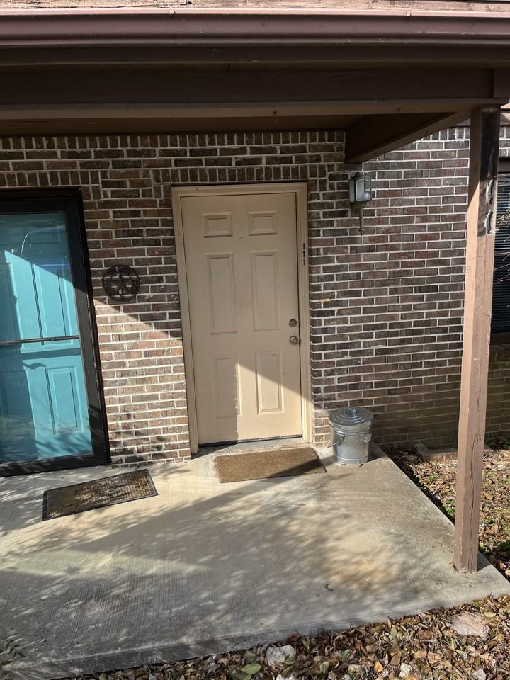 111 High Point Ln - Photo 3 of 21