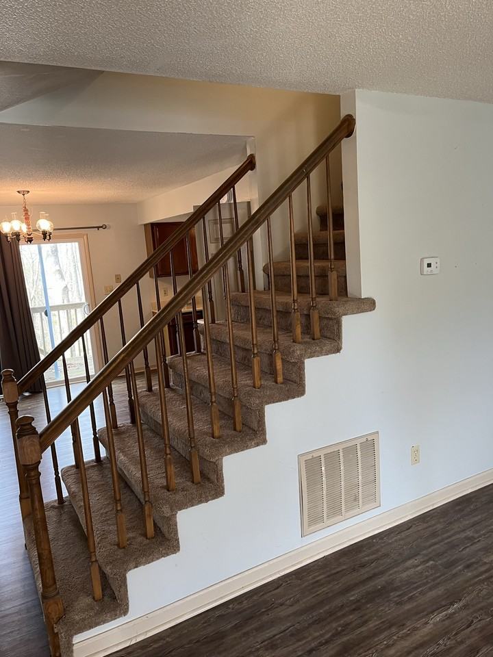 111 High Point Ln - Photo 4 of 21