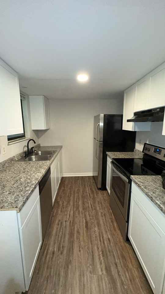 111 High Point Ln - Photo 2 of 21