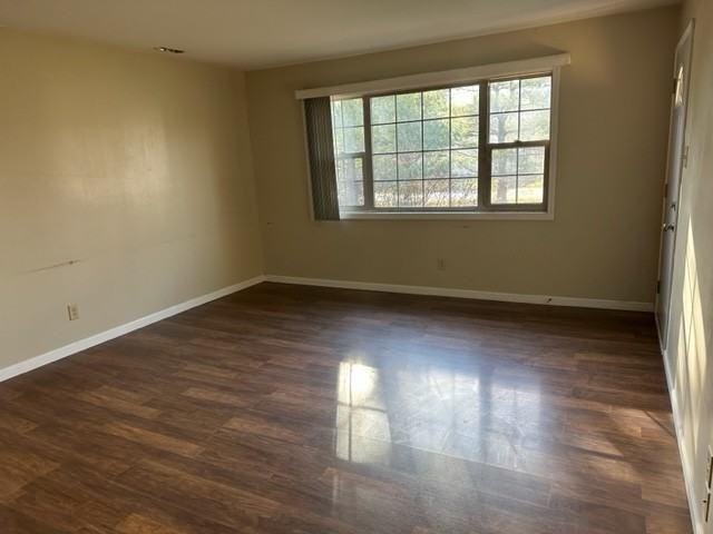 910 E 105th St #910 - Photo 3 of 9