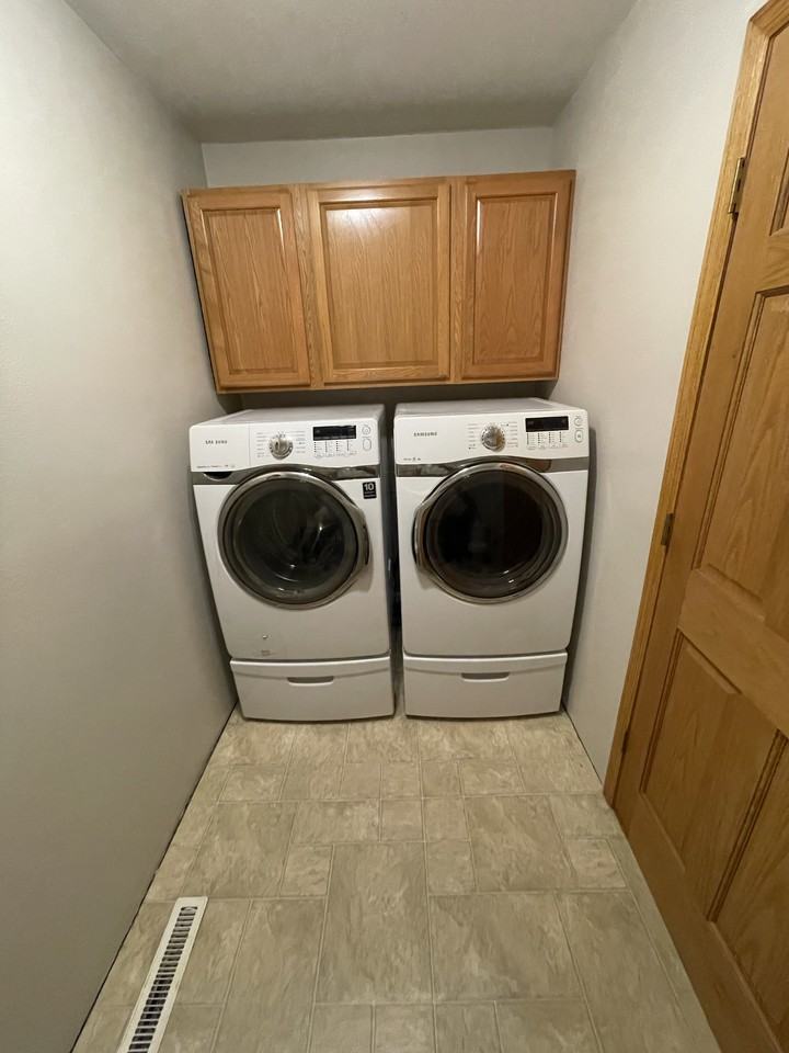 127 E Main St - Photo 6 of 23