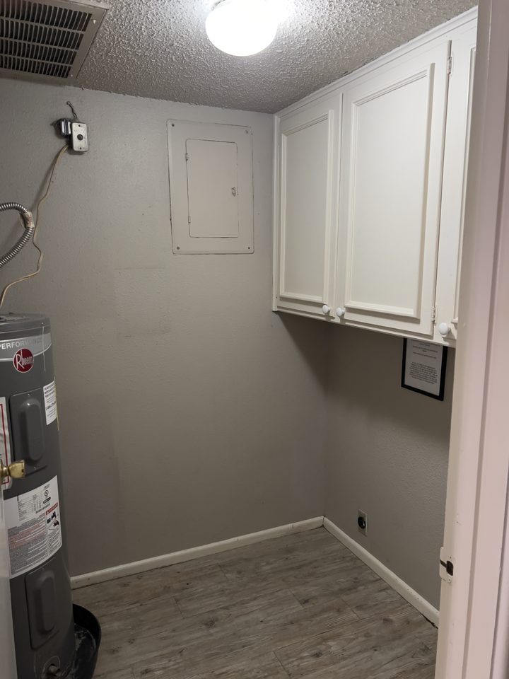 5047 27th St - Photo 4 of 19