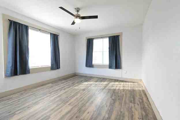 1117 N Youngs Blvd - Photo 5 of 9