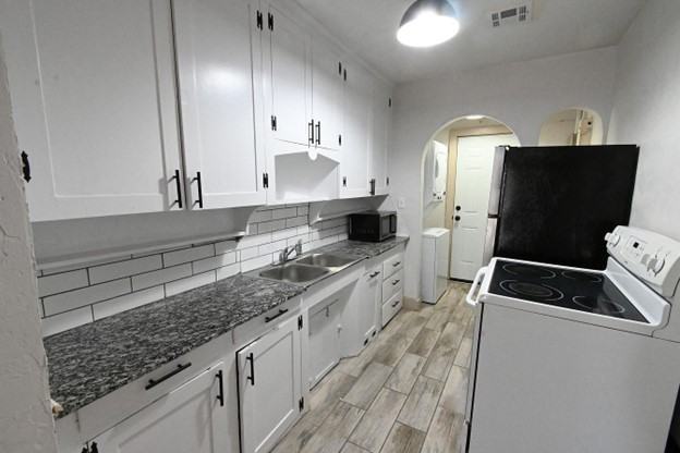 1117 N Youngs Blvd - Photo 7 of 9