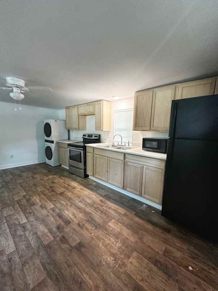 34 S Main St - Photo 4 of 9