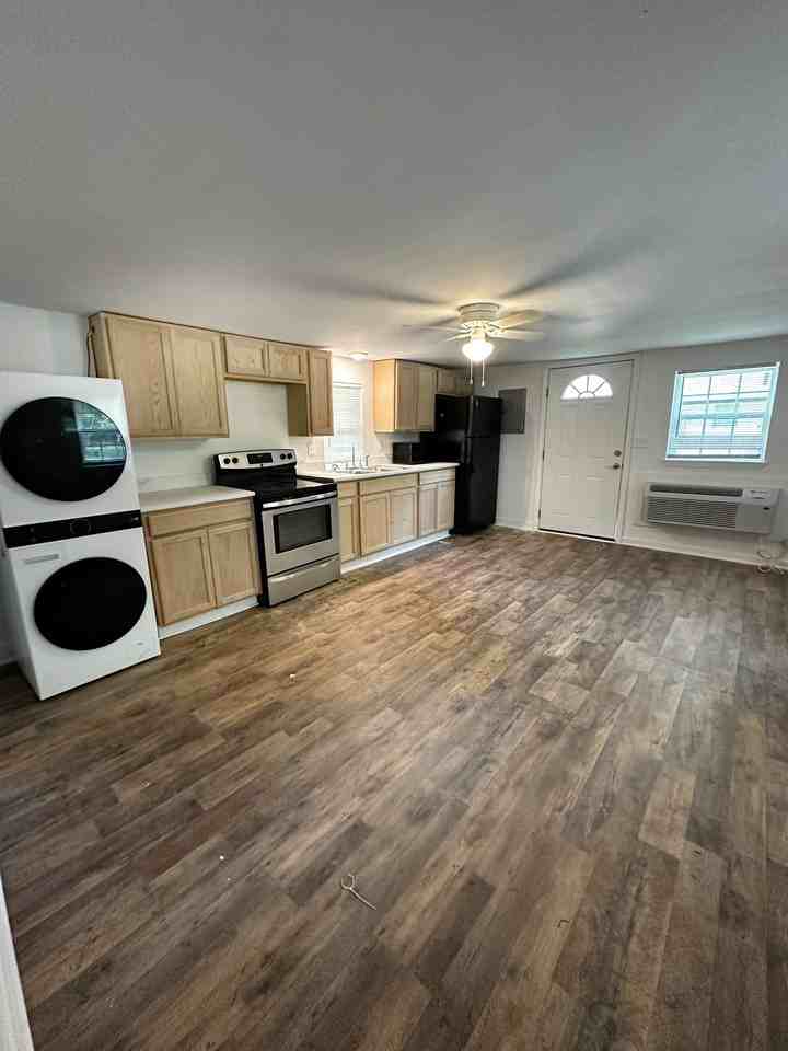 34 S Main St - Photo 5 of 9